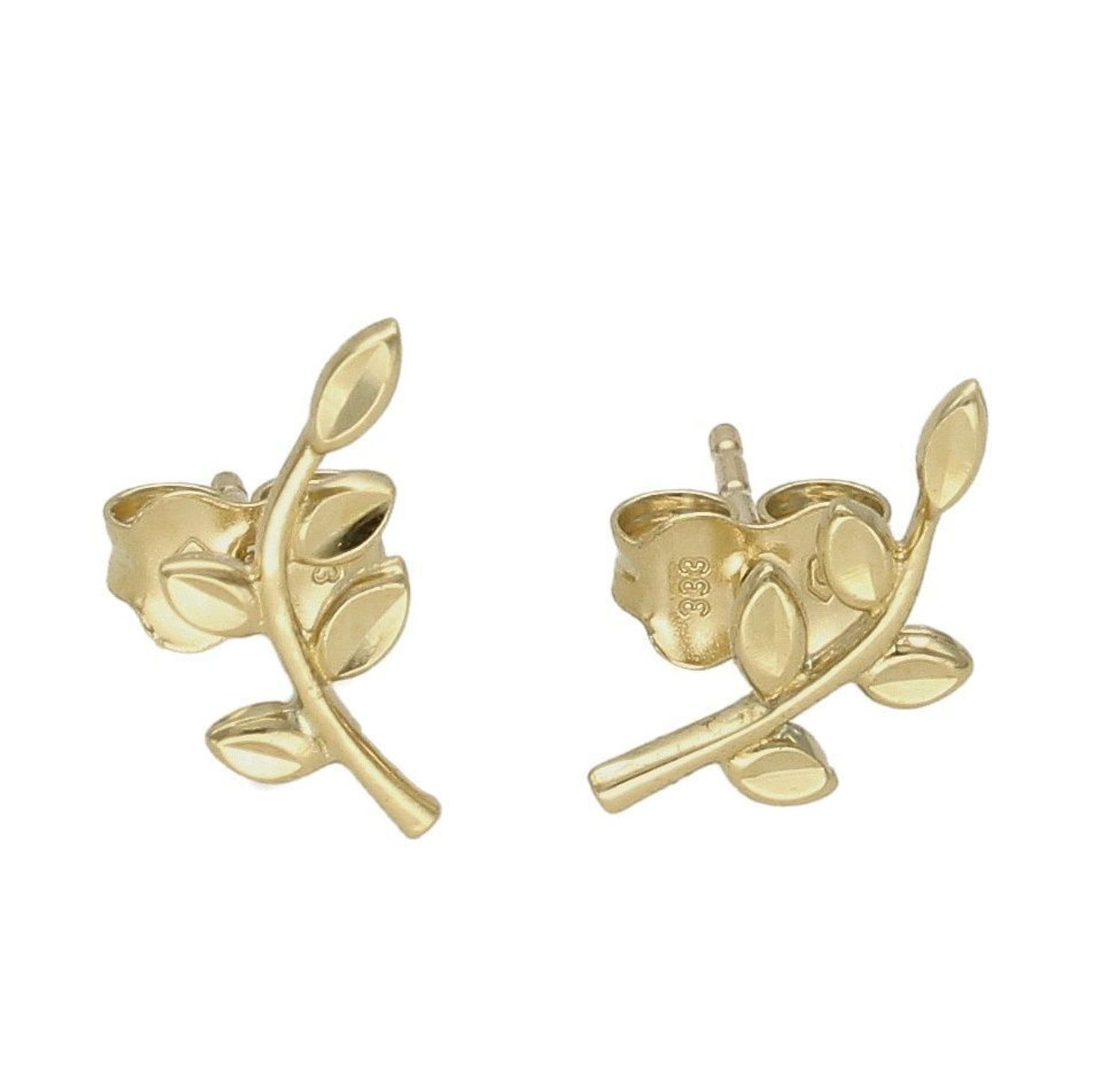 Złote kolczyki 333 listki KL 5711 333. Złote kolczyki w kształcie listków to biżuteria bardzo elegancka, ponadczasowa i dodająca wiele uroku. Ten model w całości wykonano z żółtego złota próby 333, a zatem zarówno jego kolorys.jpg